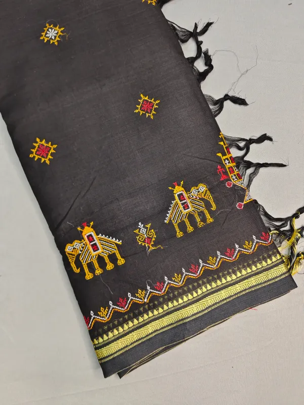 Black_Kasuti_Embroidered_Narayanapet_Pure_Cotton_saree