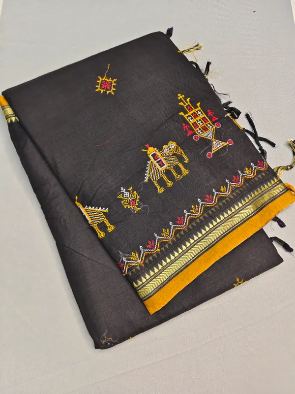 Black_Kasuti_Embroidered_Narayanapet_Pure_Cotton_saree