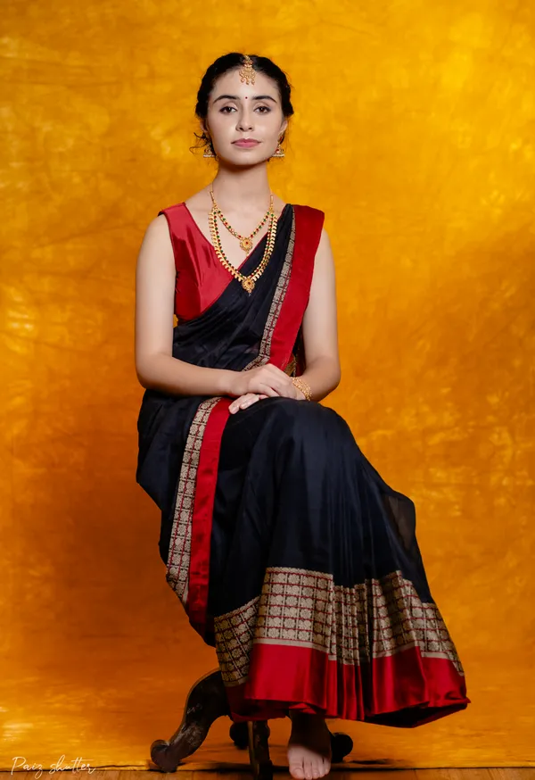 Chandrakala_Black_Narayanpet_Pure_Cotton_saree_with_Running_blouse_piece_(Same_as_Saree)