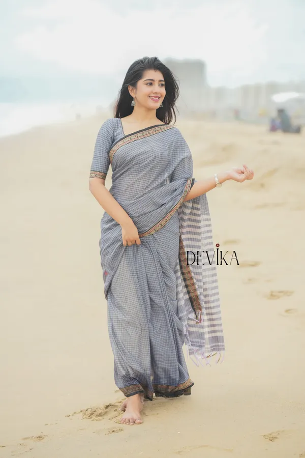 Deepali_Grey_checked_Pattern_Narayanpet_Pure_cotton_saree