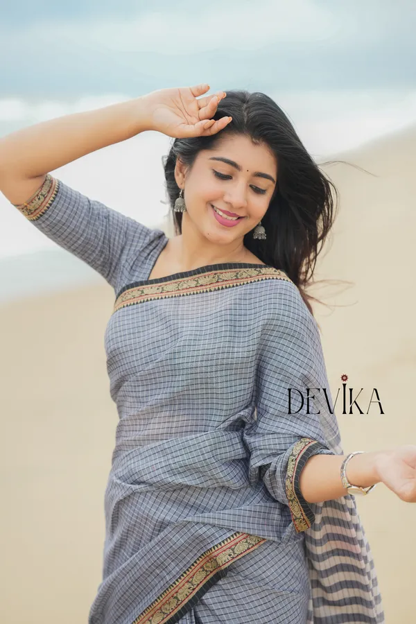 Deepali_Grey_checked_Pattern_Narayanpet_Pure_cotton_saree