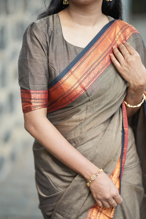 Dhanashri_Beige_Narayanpet_Pure_Cotton_Sarees