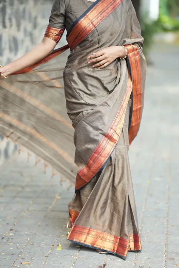 Dhanashri_Beige_Narayanpet_Pure_Cotton_Sarees