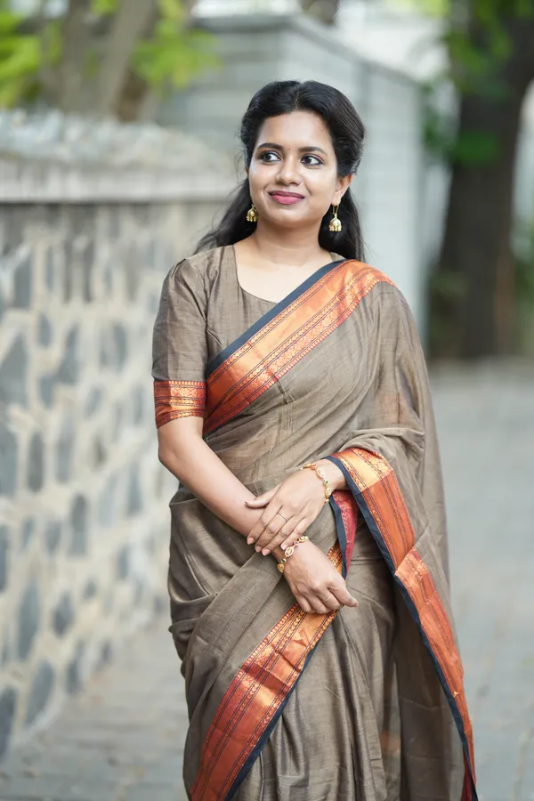 Dhanashri_Beige_Narayanpet_Pure_Cotton_Sarees