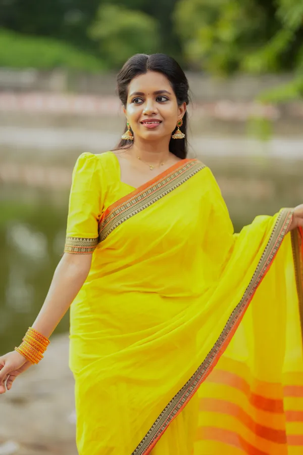 Goutami_Yellow_Narayan_Peth_Pure_Cotton_Saree