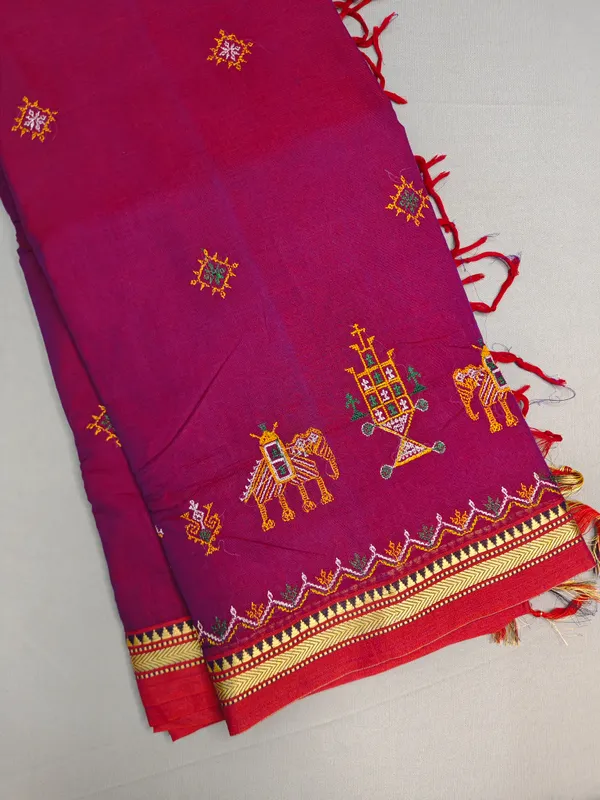 Magenta_Kasuti_Embroidered_Narayanapet_Pure_Cotton_saree