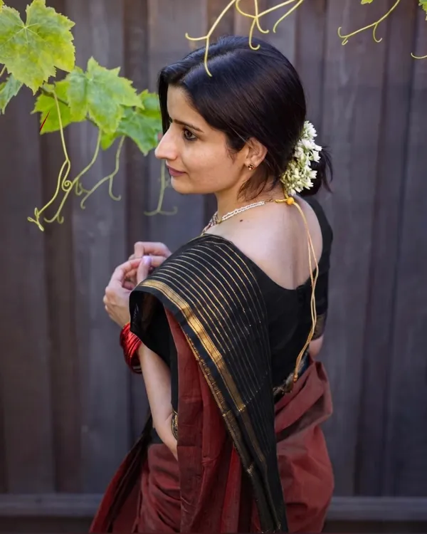 Maroon_Aradhana_Narayanapet_Pure_Cotton_saree_with_running_blouse_piece_(same_as_saree_(color))
