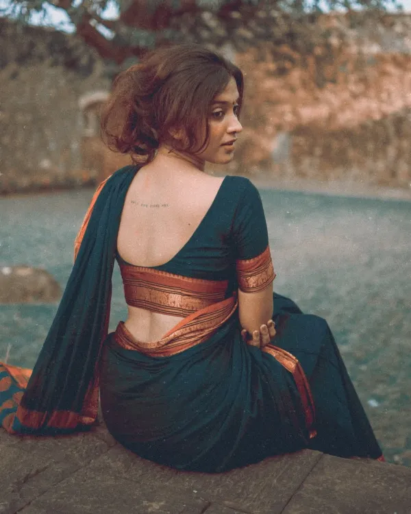 Bottle_Green_Narayanapet_Elephant_Border_Pure_Handloom_Cotton_sarees_with_Running_blouse_piece