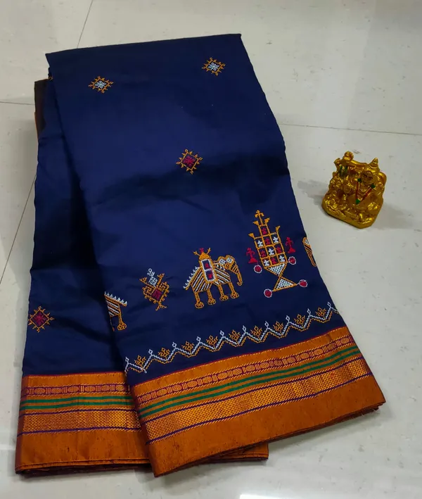 Navy_Blue_Kasuti_Work_Cottonsilk_saree_with_Running_blouse_piece_(Same_as_saree)
