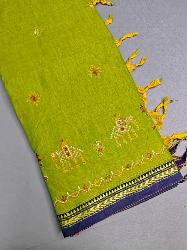Parrot_Green_Kasuti_Embroidered_Narayanapet_Pure_Cotton_saree