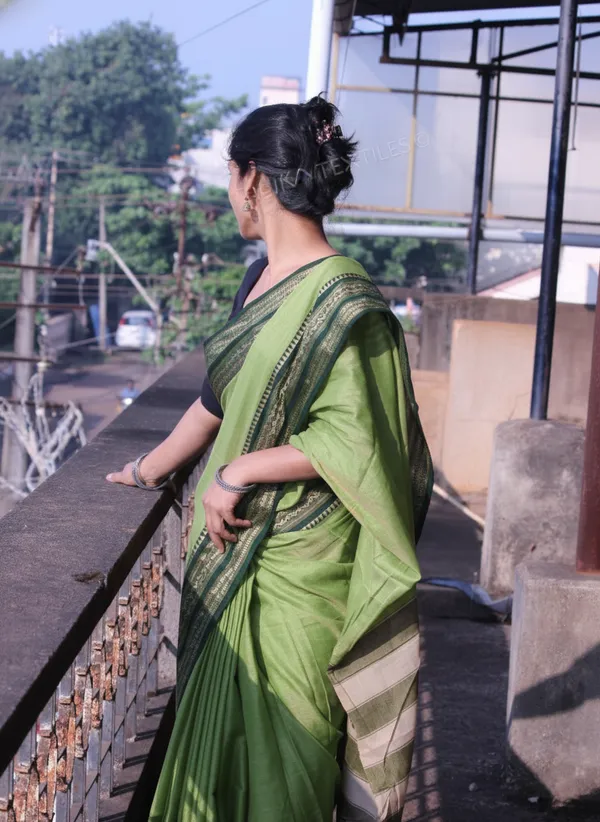 Pista_Orissa_Border_Narayanpet_Pure_Handloom_Cotton_Sarees_with_Running_blouse_piece