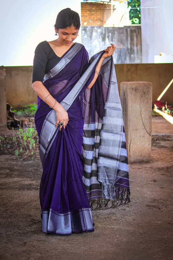 Voilet_Sahitya_Silver_Jari_Border_Narayanpet_Pure_Cotton_saree_with_Running_blouse_piece