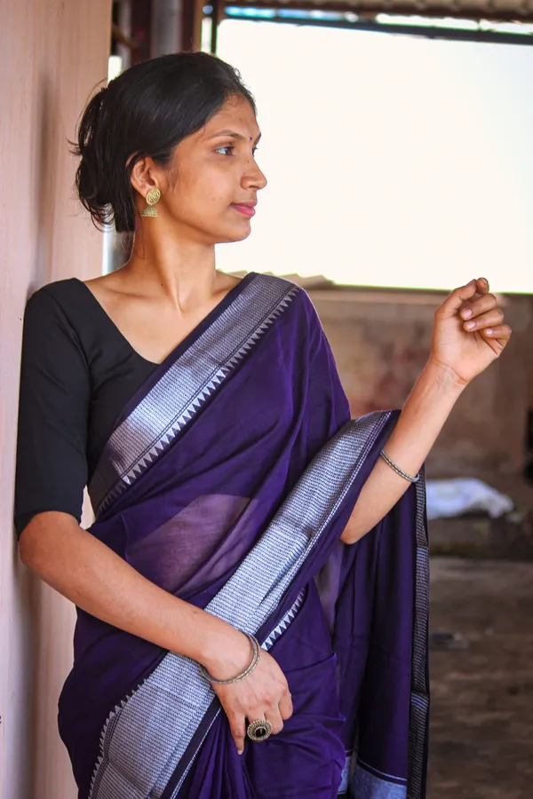 Voilet_Sahitya_Silver_Jari_Border_Narayanpet_Pure_Cotton_saree_with_Running_blouse_piece