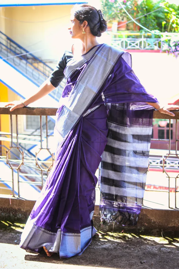 Voilet_Sahitya_Silver_Jari_Border_Narayanpet_Pure_Cotton_saree_with_Running_blouse_piece