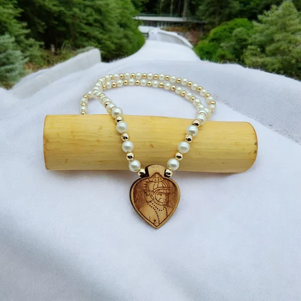 Wooden_Carving_Hanuman_ji_Pendant_with_White_Pearl_mala_(H.HRT.Wcry)