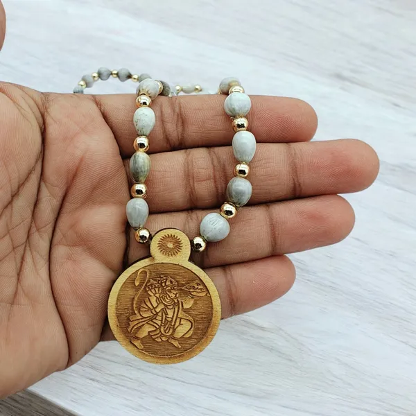 Wooden_Carving_Hanuman_ji_Pendant_with_Vaijayanti_Mala_(Hanu.R.vj)