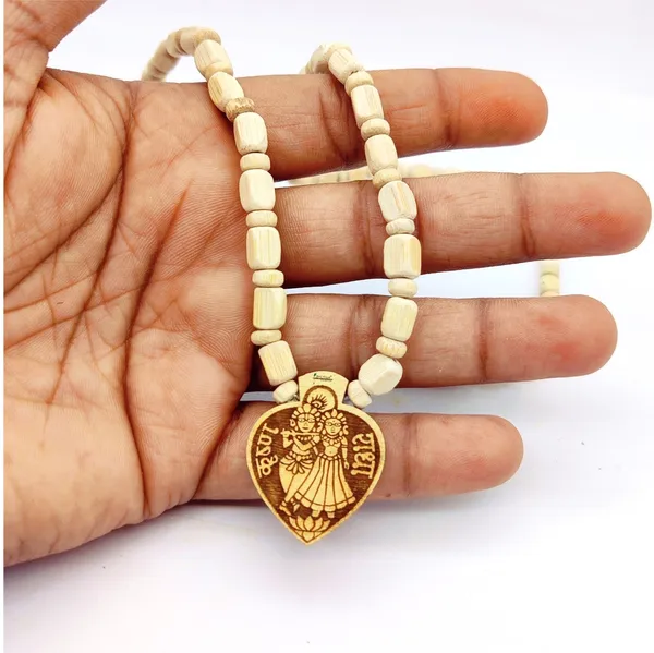 Wooden_Carving_Radha_Krishna_Pendant_with_Tulsi_kanthi_Mala_(RK.HRT.W1)
