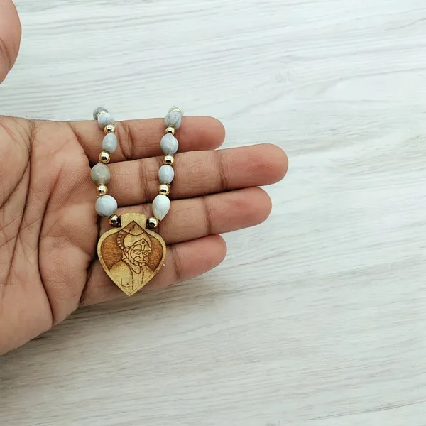 Wooden_Carving_Hanuman_ji_Pendant_with_Vaijayanti_Mala_(H.HRT.vj)