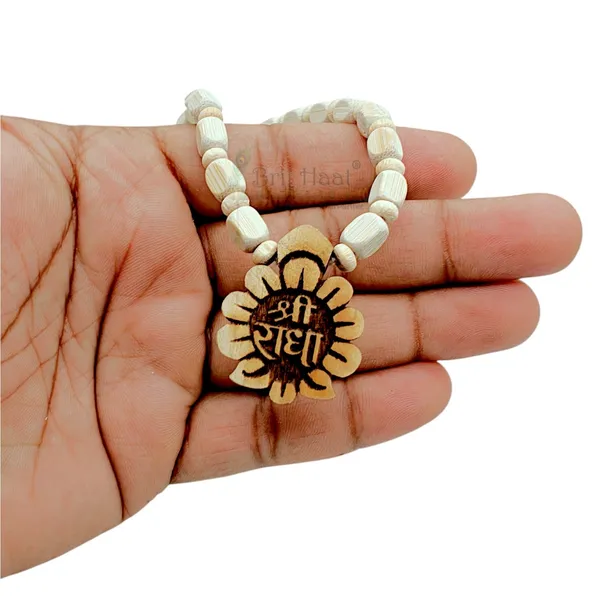 Wooden_Carving_Shree_Radha_Pendant_with_Tulsi_kanthi_Mala_(Sradha.W1)