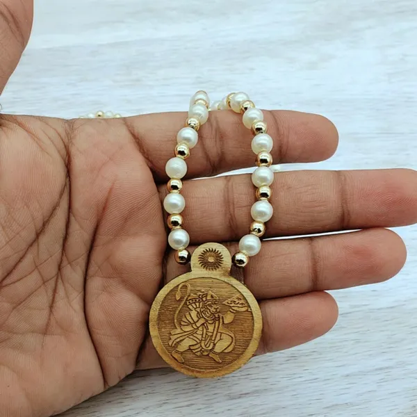 Wooden_Carving_Hanuman_ji_Pendant_with_White_Pearl_mala_(Hanu.R.Wcry)