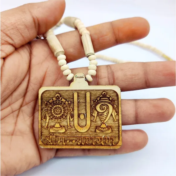 Wooden_carving_Shrimannarayan_Shankh_Chakra_Pendant_with_Tulsi_kanthi_Mala_(Tiru.balaji.T2)