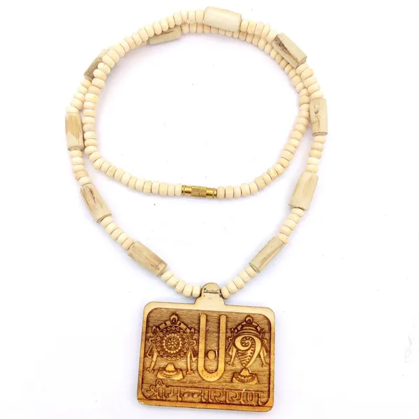 Wooden_carving_Shrimannarayan_Shankh_Chakra_Pendant_with_Tulsi_kanthi_Mala_(Tiru.balaji.T2)
