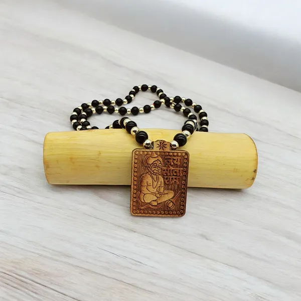 Wooden_Carving_Hanuman_ji_pendant_with_Black_crystal_chain_(Hanu.S.Bcry)
