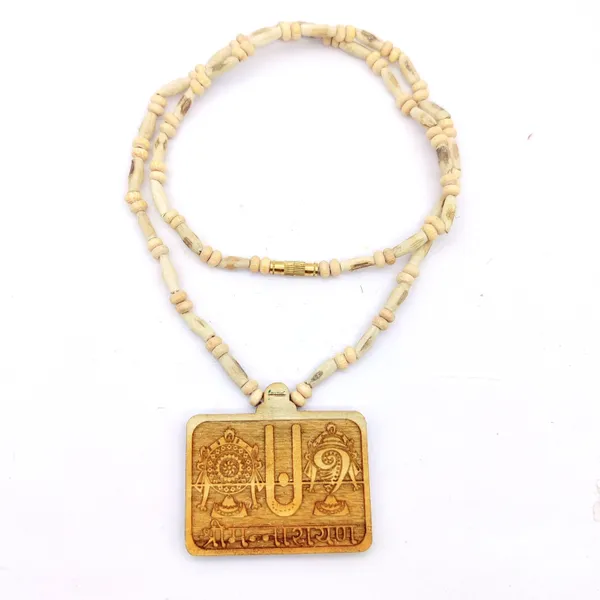 Wooden_carving_Shrimannarayan_Shankh_Chakra_Pendant_with_Tulsi_kanthi_Mala_(Tiru.balaji.T1)