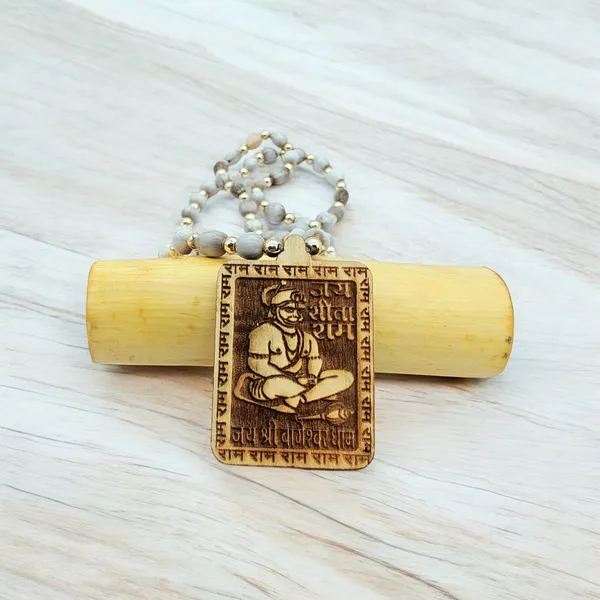 Wooden_Carving_Hanuman_Ji_Pendant_with_Vaijayanti_Mala_(Hanu.M.vj)