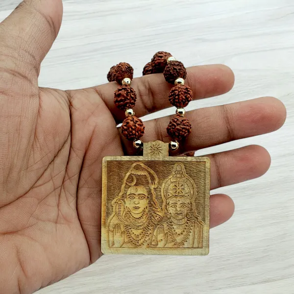Wooden_Carving_Shiv_Parvati_Ji_Pendant_with_Panchmukhi_Rudraksha_Mala_(Shivshakti.rudr.G)