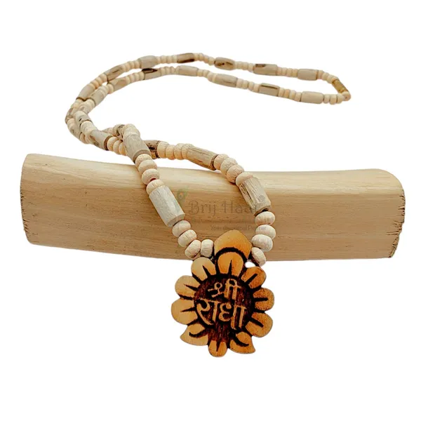 Wooden_Carving_Shree_Radha_Pendant_with_Tulsi_kanthi_Mala_(Sradha.T2)