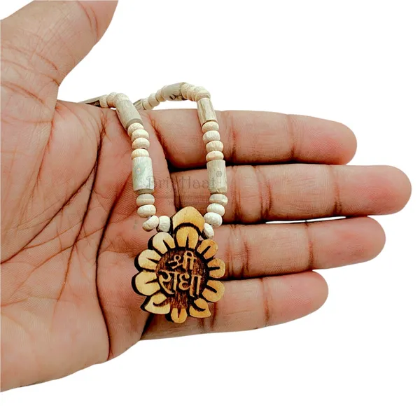 Wooden_Carving_Shree_Radha_Pendant_with_Tulsi_kanthi_Mala_(Sradha.T2)