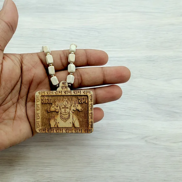 Wooden_Carving_Panch_mukhi_Hanuman_ji_Pendant_with_Mala_(5F.H.Squr)