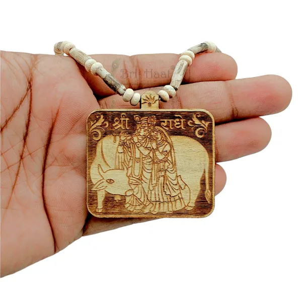Wooden_Carving_Radha_Krishna_Pendant_with_Tulsi_kanthi_Mala_(Rkcow.T1)