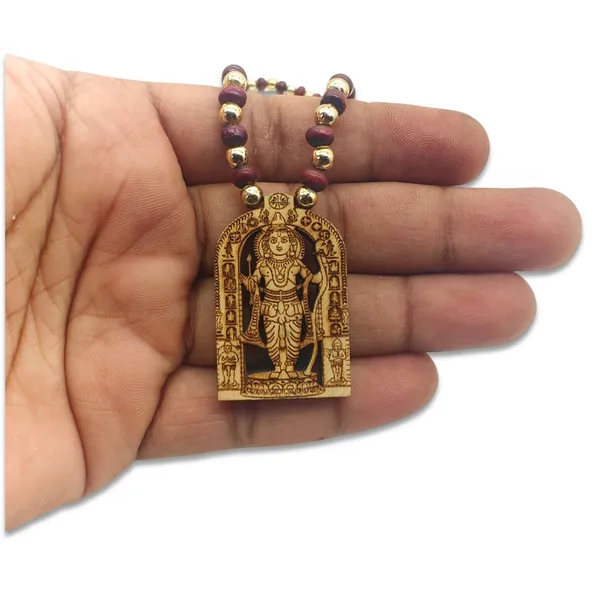 Wooden_Carving_Shree_Ram_Lala_pendant_with_Lal_Chandan_chain_(Ram.Lal.Chn)