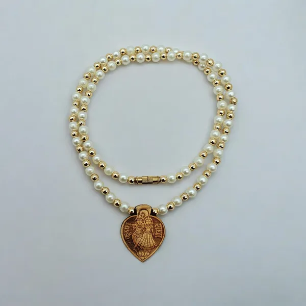 Wooden_Carving_Radha_Krishna_Pendant_with_White_Pearl_mala_(RK.HRT.Wcry)