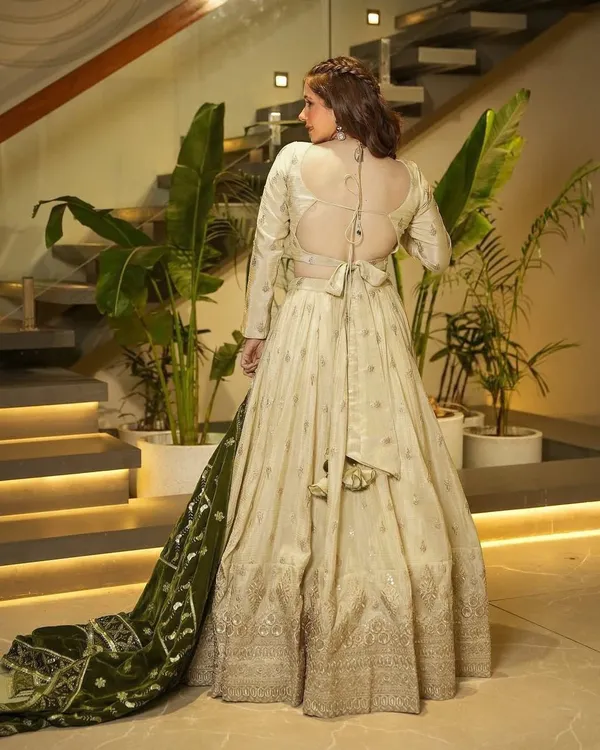 Cream_Thread_&_Sequins_Work_Semi_Stitched_Lehenga_Choli