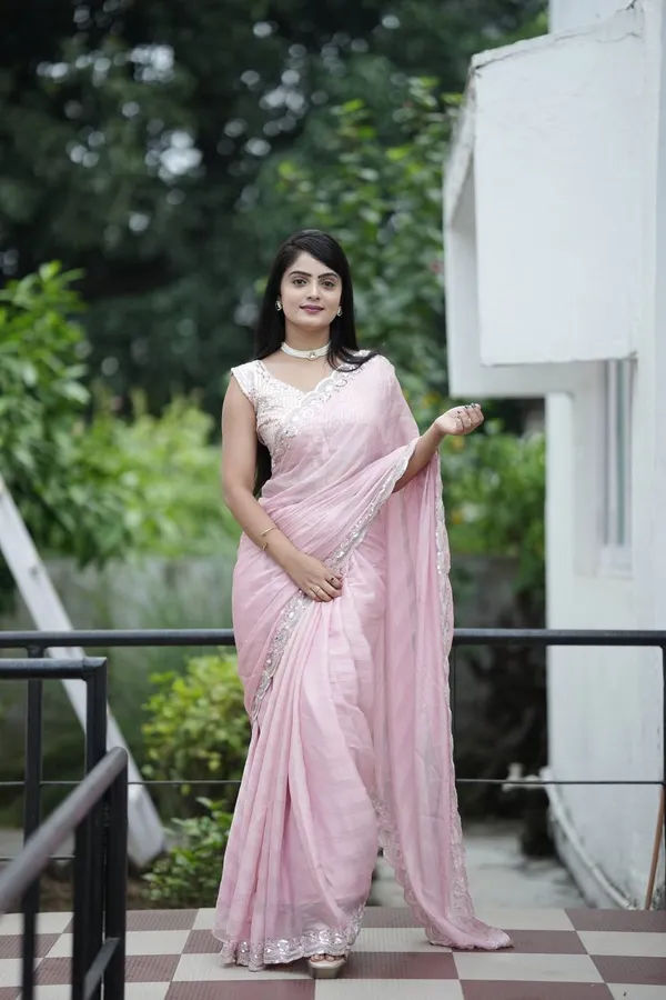 Soft_Chiffon_With_Weaving_Zari_Line_Saree_With_Unstitched_Blouse_Piece