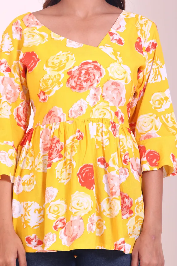 Women_Ethnic_Yellow_Printed_Short_Kurta