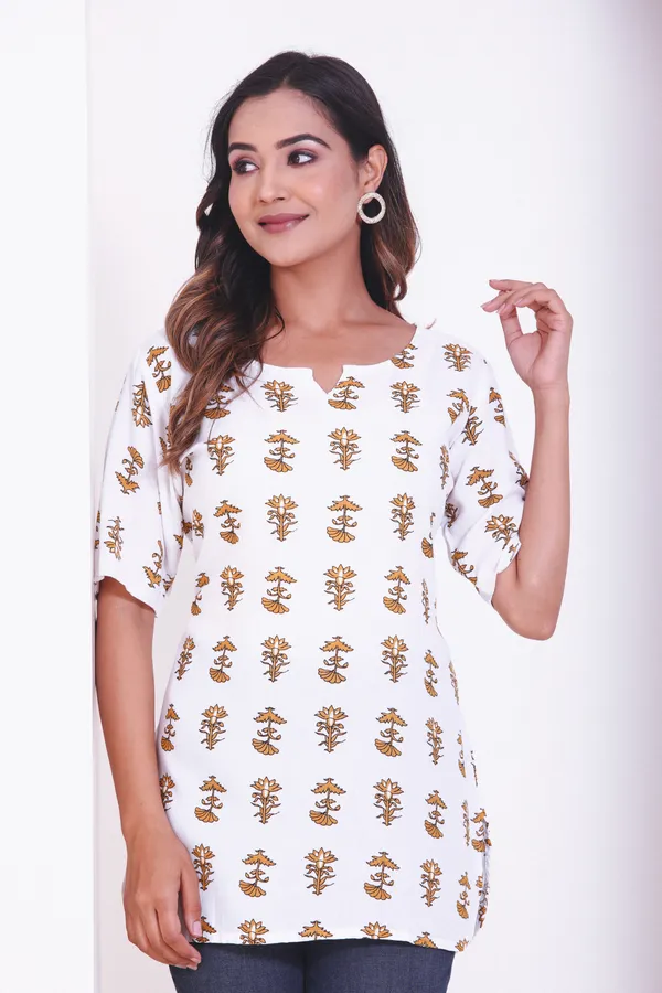 Classy_White_Women_Floral_Printed_Short_Kurta