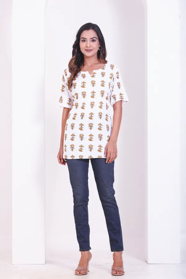 Classy_White_Women_Floral_Printed_Short_Kurta