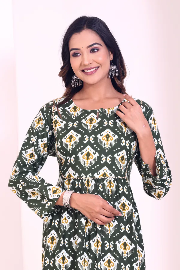 Elegant_Women_Green_Printed_Kurta