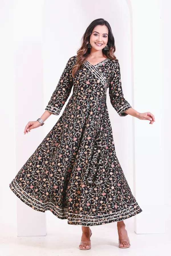 Smartyhub_Women's_Black_Gold_Printed_Gown