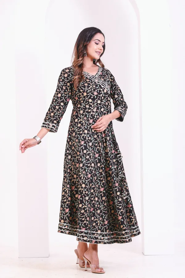 Smartyhub_Women's_Black_Gold_Printed_Gown