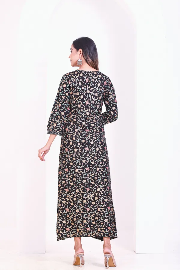 Trendy_Women_Black_Foil_Printed_Lace_Border_Gown_