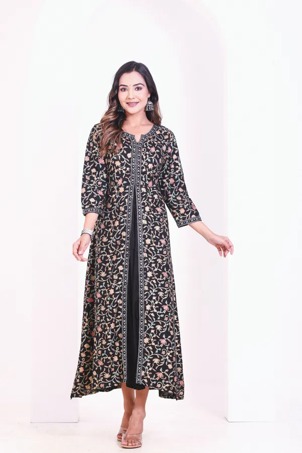 Trendy_Women_Black_Foil_Printed_Lace_Border_Gown_