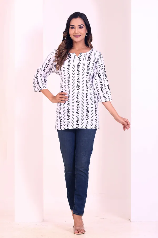 Classic_Women_Black_Lining_Print_White_Short_Kurta