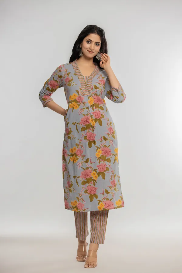 Grey_Premium_Cotton_Floral_Print_Kurti_Set_For_Women_&_Girls