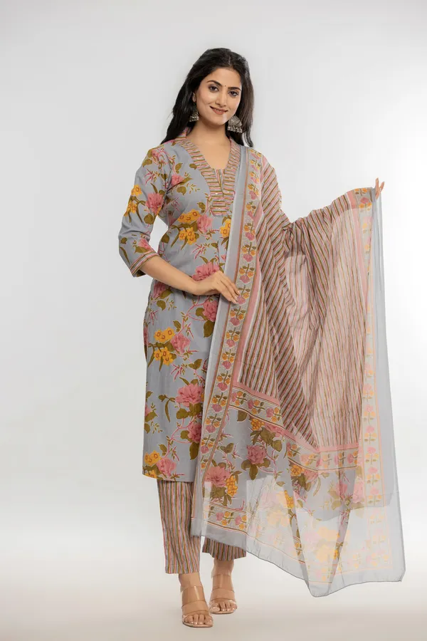 Grey_Premium_Cotton_Floral_Print_Kurti_Set_For_Women_&_Girls