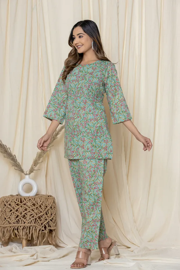 Green_Premium_Cotton_Floral_Print_Night_Suit_For_Women_&_Girls